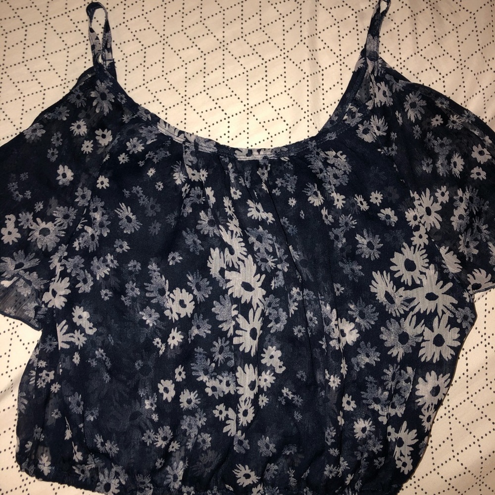 ♡ hollister navy floral top ♡
